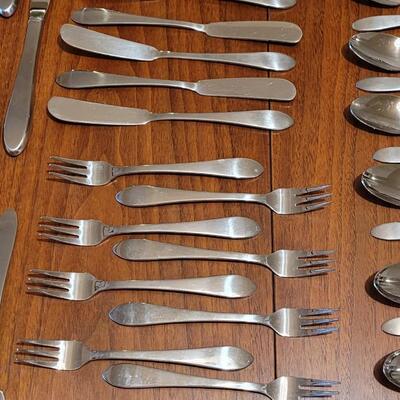 Lot 204: Mid Century Modern Oneida All American Flatware Set