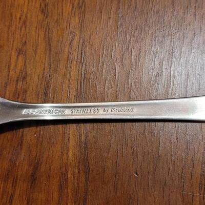 Lot 204: Mid Century Modern Oneida All American Flatware Set