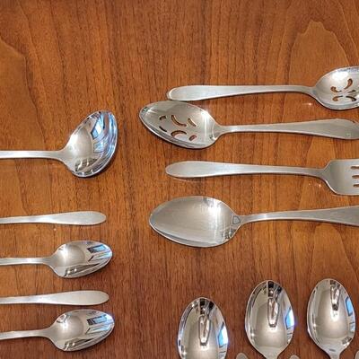 Lot 204: Mid Century Modern Oneida All American Flatware Set