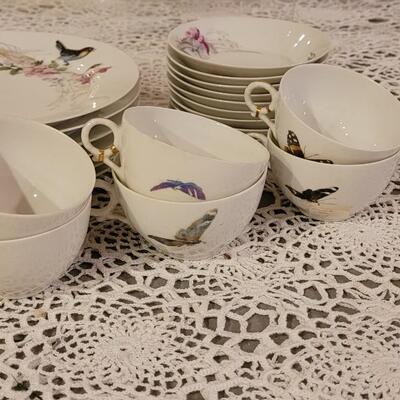 Lot 210: (30 pieces) Antique Haviland Limoges China Set