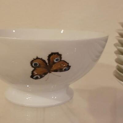 Lot 210: (30 pieces) Antique Haviland Limoges China Set