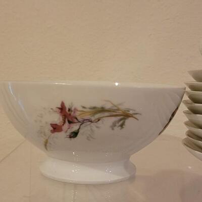 Lot 210: (30 pieces) Antique Haviland Limoges China Set