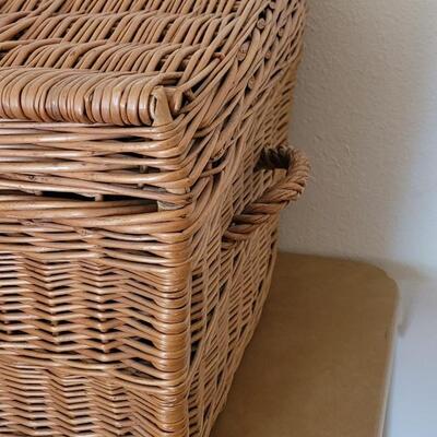 Lot 219: Vintage Large Wicker Trunck