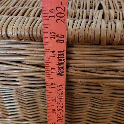 Lot 219: Vintage Large Wicker Trunck