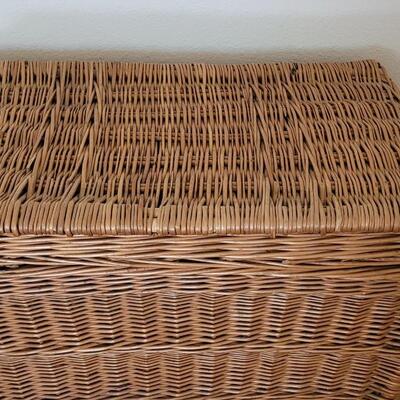 Lot 219: Vintage Large Wicker Trunck