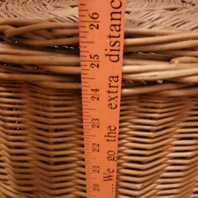 Lot 221: Vintage Large Laundry Wicker Basket