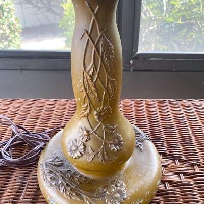 LOT#8P: Antique Lamp