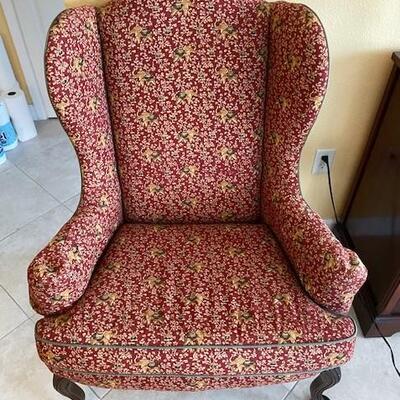 LOT#33D: Vintage Wing Chair
