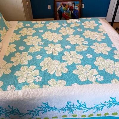 LOT#41B1: Queen Size Canopy Style Bed Set