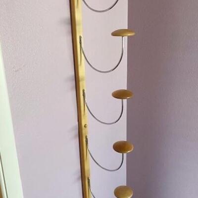 LOT#71MB: Wall Mounted Hat Rack