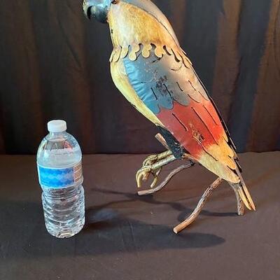 LOT#96D: Metal Parrot DÃ©cor
