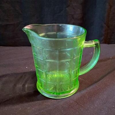 LOT#100D: Fenton and Anchor Hocking Lot