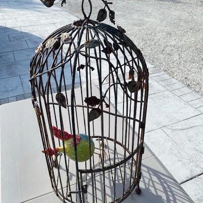 LOT#129G: Metal Bird Cage