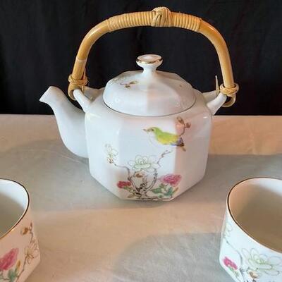 LOT#185L: Ming Garden Tea Set