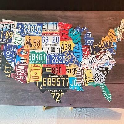 LOT#211MB: License Plate Map of the US Décor
