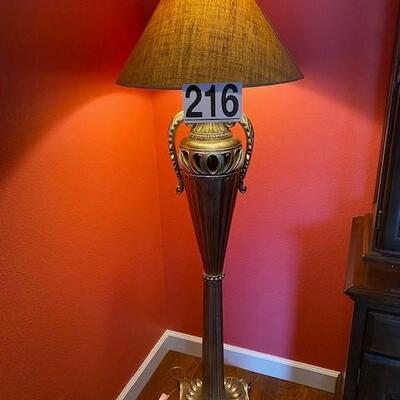 LOT#216L: Pedestal Lamp