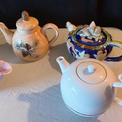LOT#223L: Teapot Lot #2
