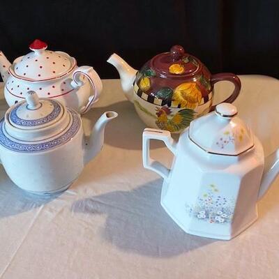 LOT#224L: Teapot Lot #3