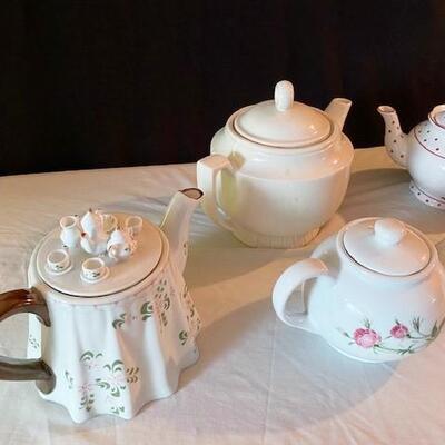 LOT#224L: Teapot Lot #3