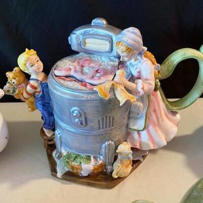 LOT#226L: Teapot Lot #5