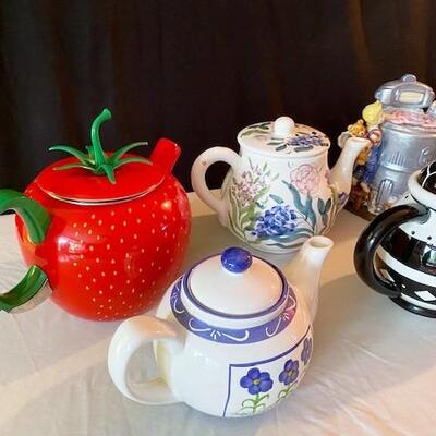 LOT#226L: Teapot Lot #5