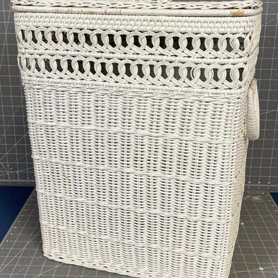 White Wicker Basket with lid