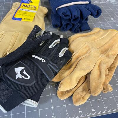 4 pair of Men's Glove All Large, newish 