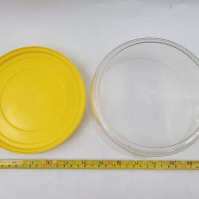 VINTAGE RETRO PLASTIC DINING WARE