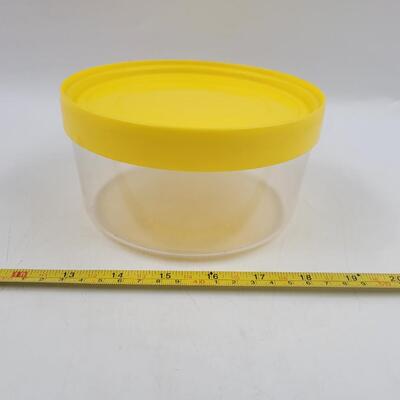 VINTAGE RETRO PLASTIC DINING WARE