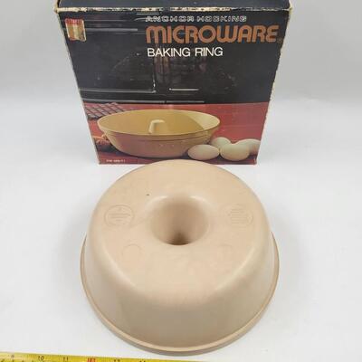 ANCHOR HOCKING MICROWARE BAKING RING