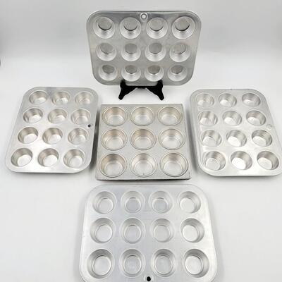 METAL MINI MUFFIN BAKERS TRAYS