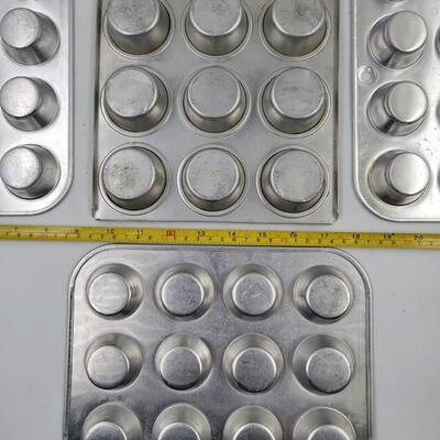 METAL MINI MUFFIN BAKERS TRAYS