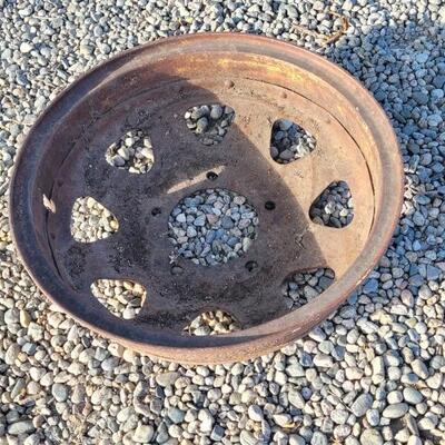 Lot 231: Vintage Farm And Garden Landscaping Accent Chippy Paint Rim