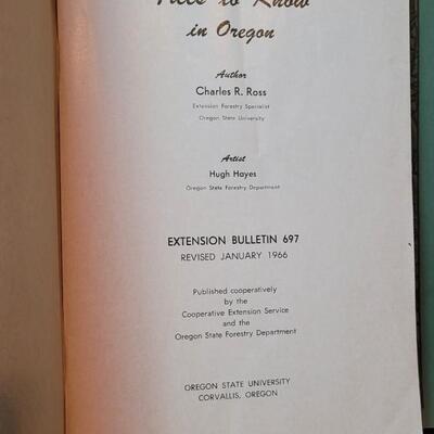 Lot 237: (4) Vintage Softback Pamplet Style Nature State Books