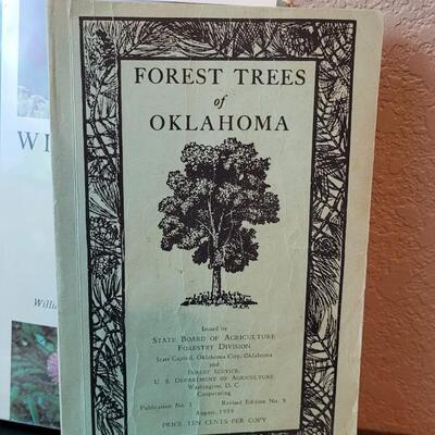 Lot 237: (4) Vintage Softback Pamplet Style Nature State Books