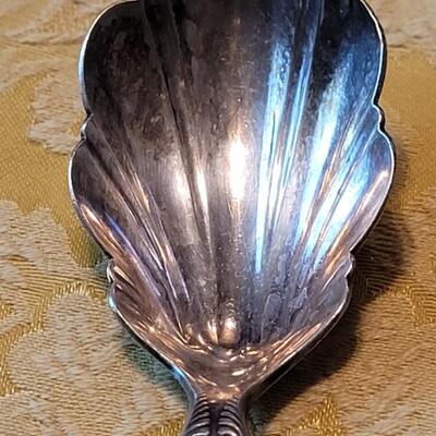 Lot 244: Vintage & Antique Art Deco Silver Plate Serving Utensils