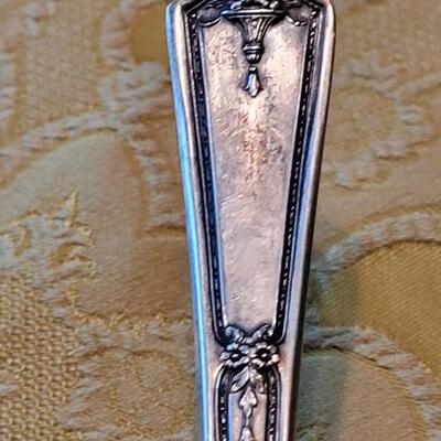Lot 244: Vintage & Antique Art Deco Silver Plate Serving Utensils