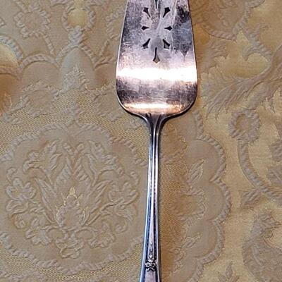 Lot 244: Vintage & Antique Art Deco Silver Plate Serving Utensils