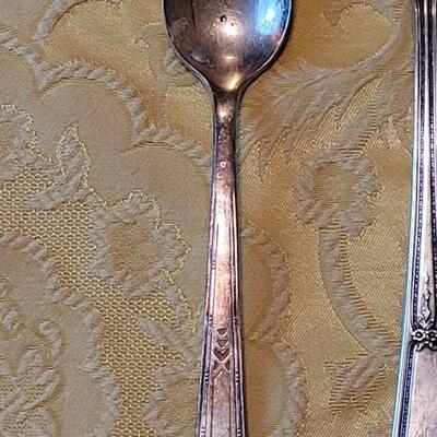 Lot 244: Vintage & Antique Art Deco Silver Plate Serving Utensils