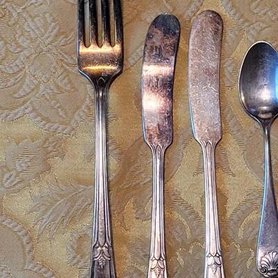 Lot 245: Vintage & Antique Silver Plate (2 Patterns) - Demitasse Shell Spoons & Spreaders & Serving Fork