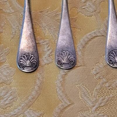 Lot 245: Vintage & Antique Silver Plate (2 Patterns) - Demitasse Shell Spoons & Spreaders & Serving Fork