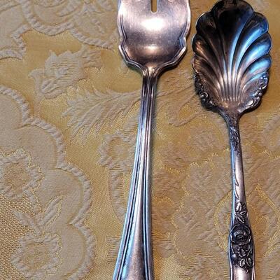 Lot 247: Vintage & Antique Silver Plate Berry Spoons & Serving Fork