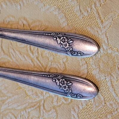 Lot 248: Vintage Oneida Community Silver Plate Silverware