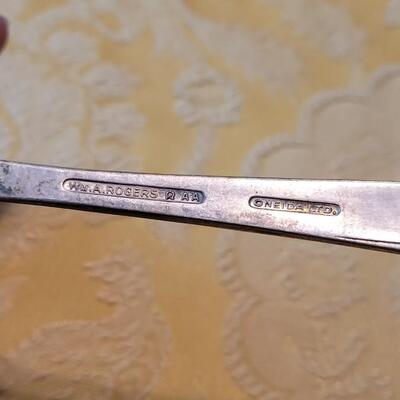 Lot 248: Vintage Oneida Community Silver Plate Silverware
