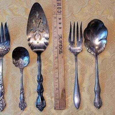 Lot 249: Antique & Vintage Mixed Silver Plate Serving Utensils