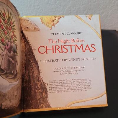 Lot 267: (4) Assorted Vintage Christmas Books feat. Gift of the Magi
