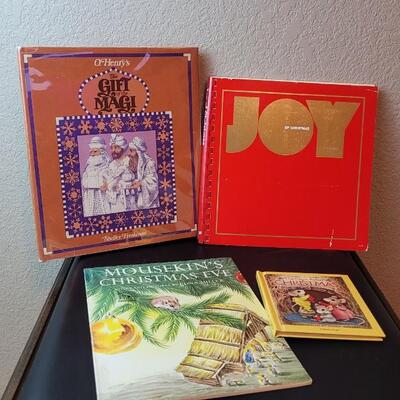 Lot 267: (4) Assorted Vintage Christmas Books feat. Gift of the Magi