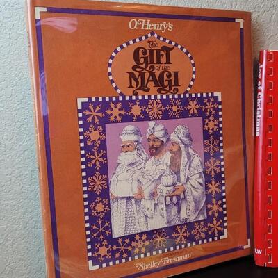 Lot 267: (4) Assorted Vintage Christmas Books feat. Gift of the Magi