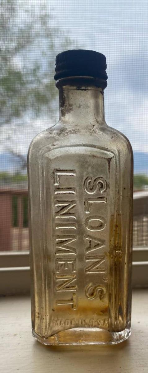 c. 1920s Sloan Liniment Bottle | EstateSales.org