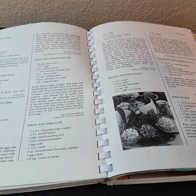 Lot 274: (3) Vintage Boiks feat. SIGNED A Chronicle of Catholic History